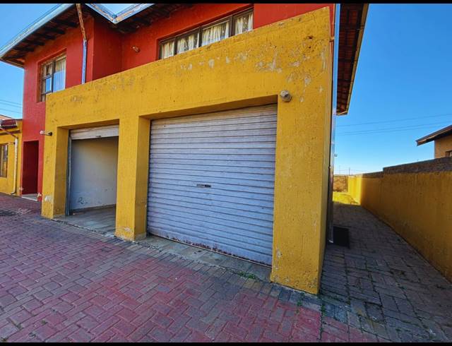 4 BEDROOM HOUSE FOR SALE IN GOLDEN GARDENS
